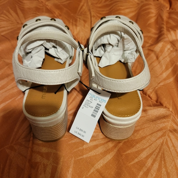 NEW size 9 light tan women's wedges - Picture 2 of 5